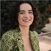 Profesora titulada en coaching, experta en gestión del talento y equipos.